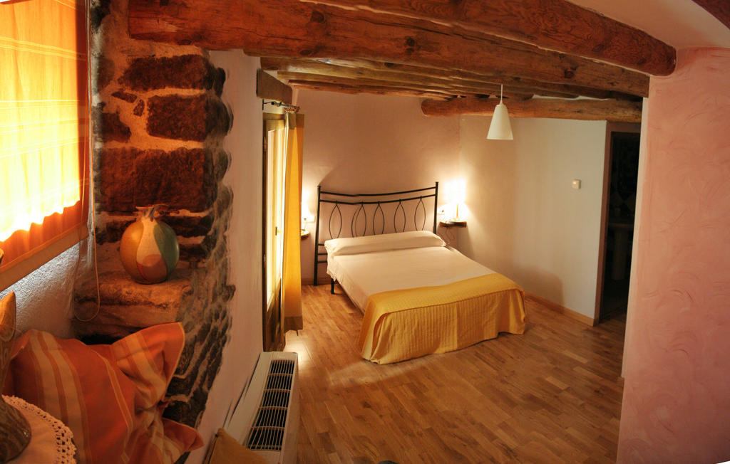Hotel Antigua Casa Catones Huesca Exterior foto