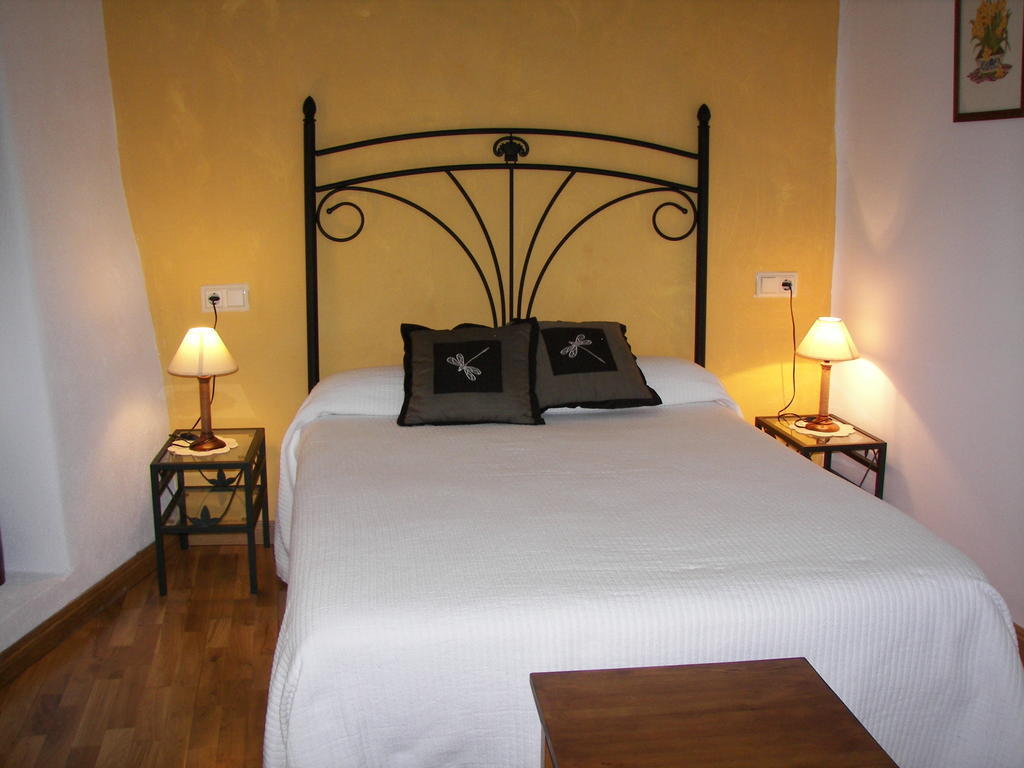 Hotel Antigua Casa Catones Huesca Zimmer foto